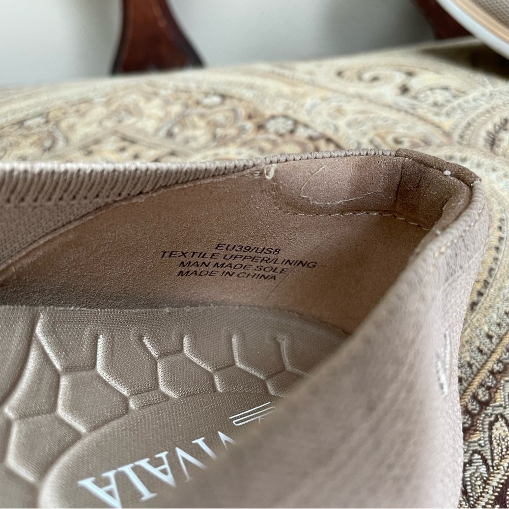 Vivaia Veronica Cream Point Toe All Day Standing Flats Comfortable Size 8 - Picture 13 of 16